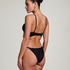 Anouk Brazilian, Black