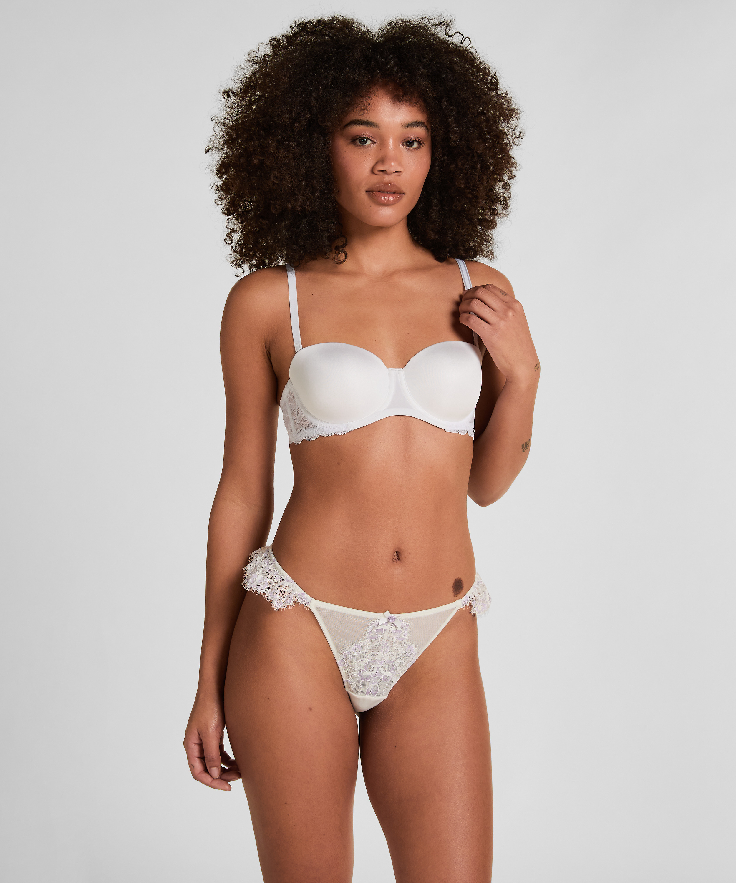 Solene Thong, White, main