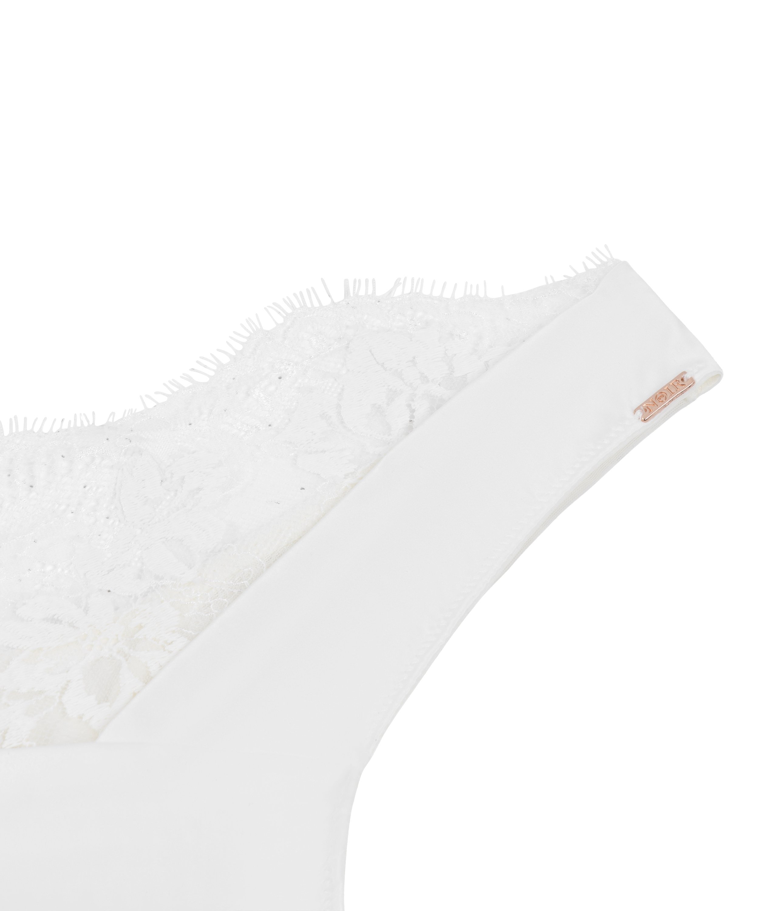 Tiah Thong, White, main