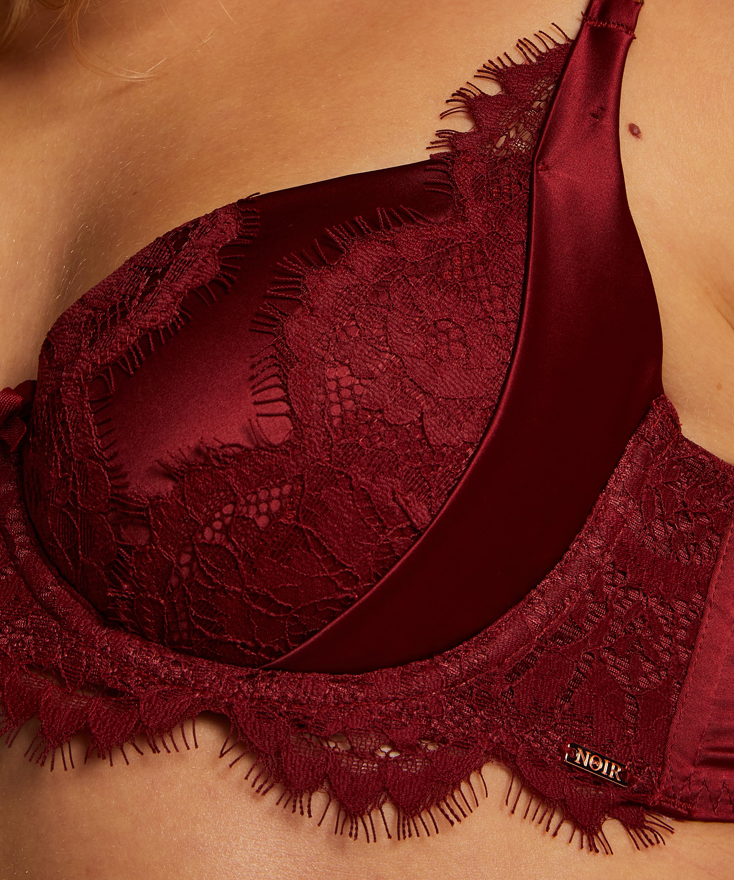 Hannako Padded Underwired Bra, Red, main