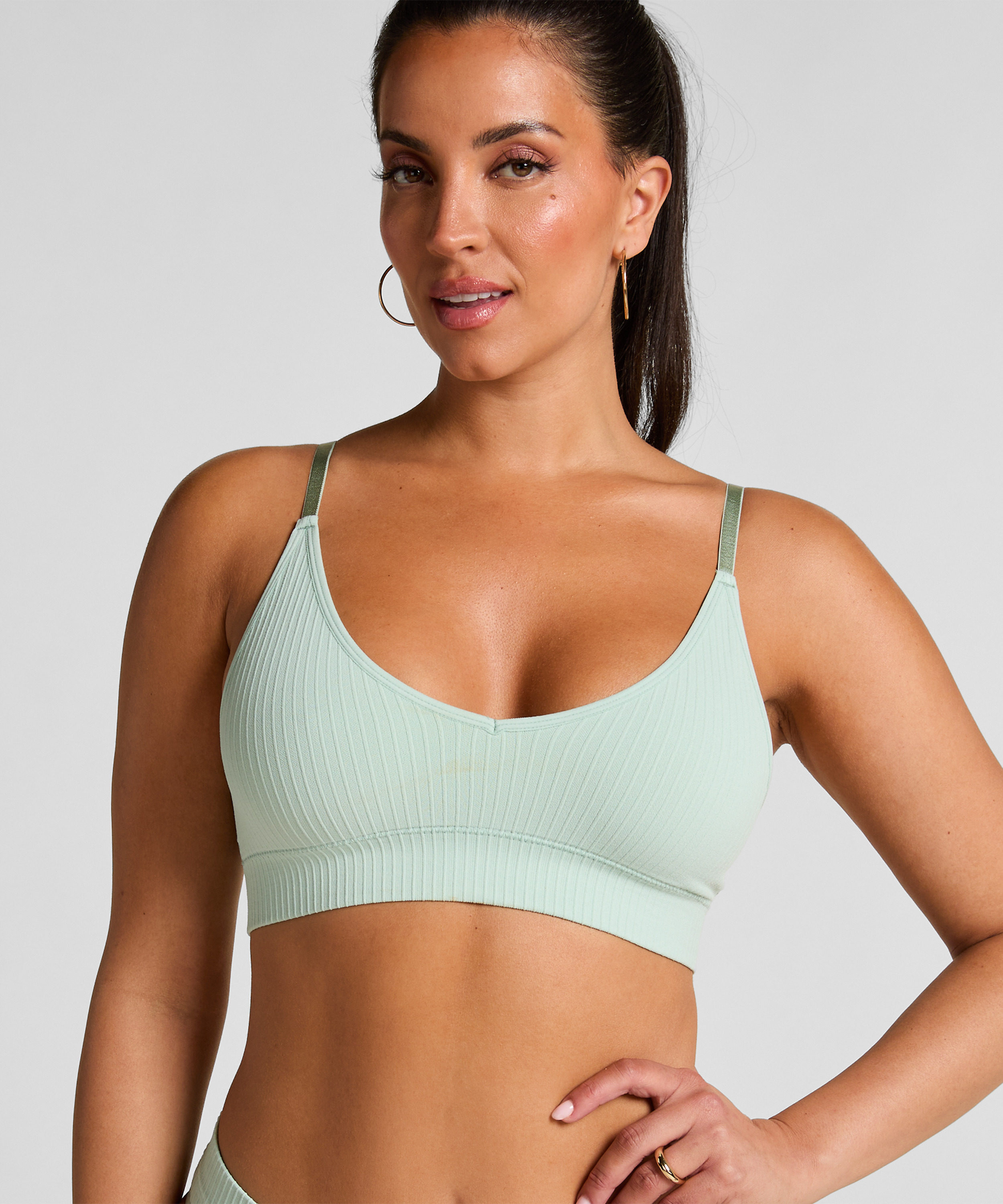 Dianne Bralette, Green, main