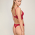 Andrea Thong, Red