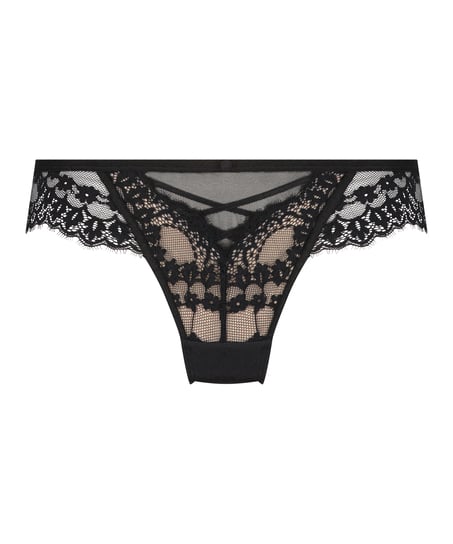 Daisy Thong, Black