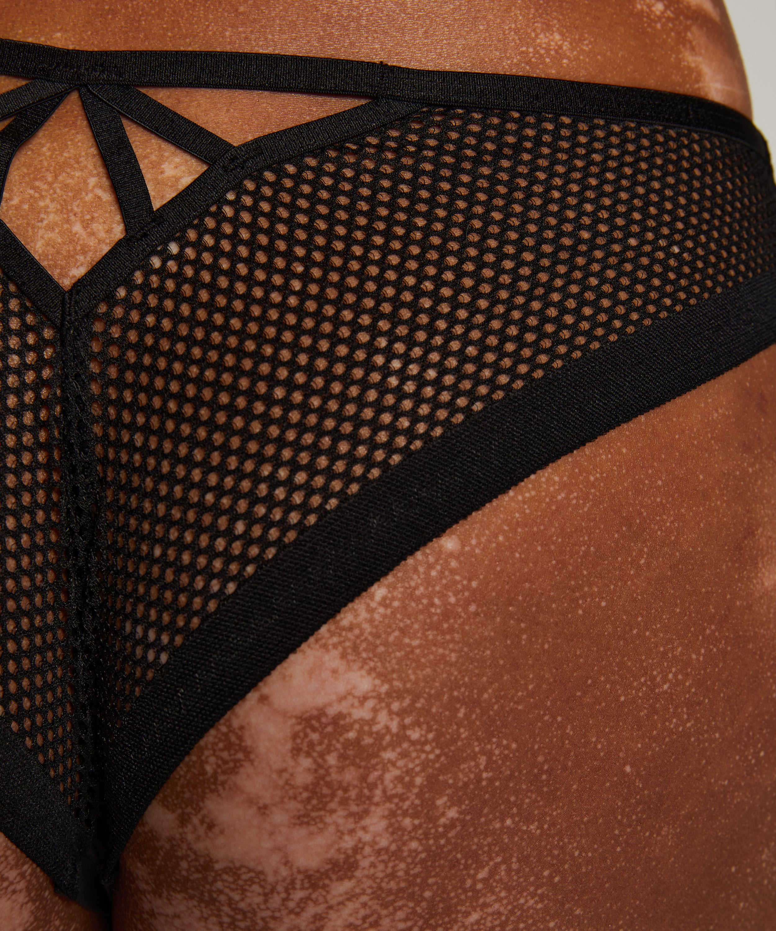Invisible Brazilian Fishnet, Black, main
