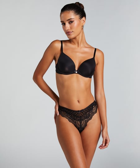 Tonia Brazilian, Black