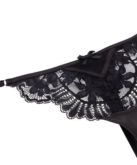Jamie Thong, Black