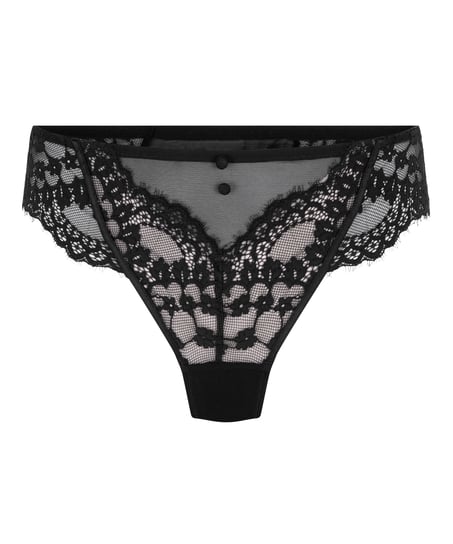 Daisy Thong, Black