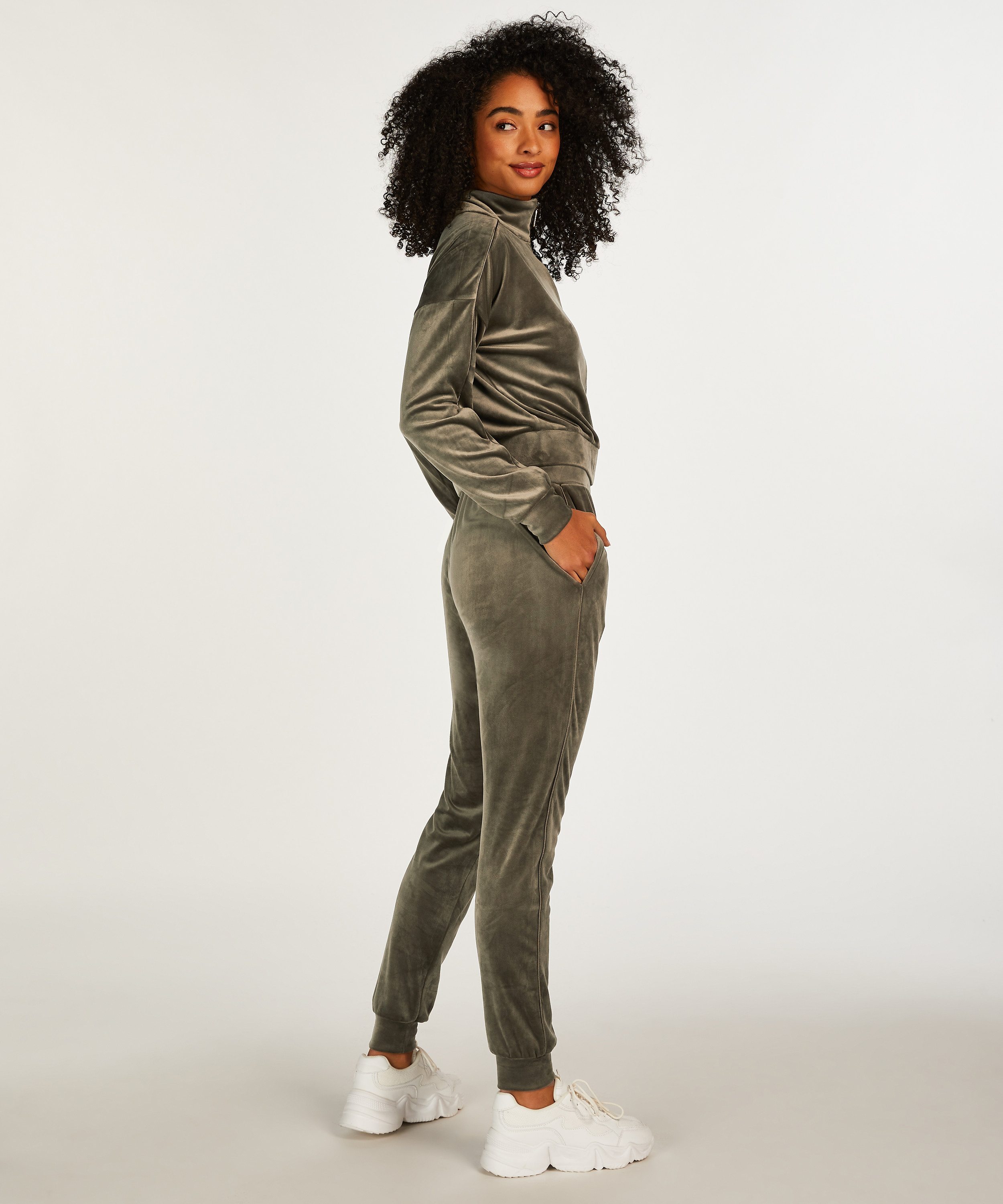 Petite Velour Jogging Bottoms for €29.99 Pajama Pants Hunkemöller