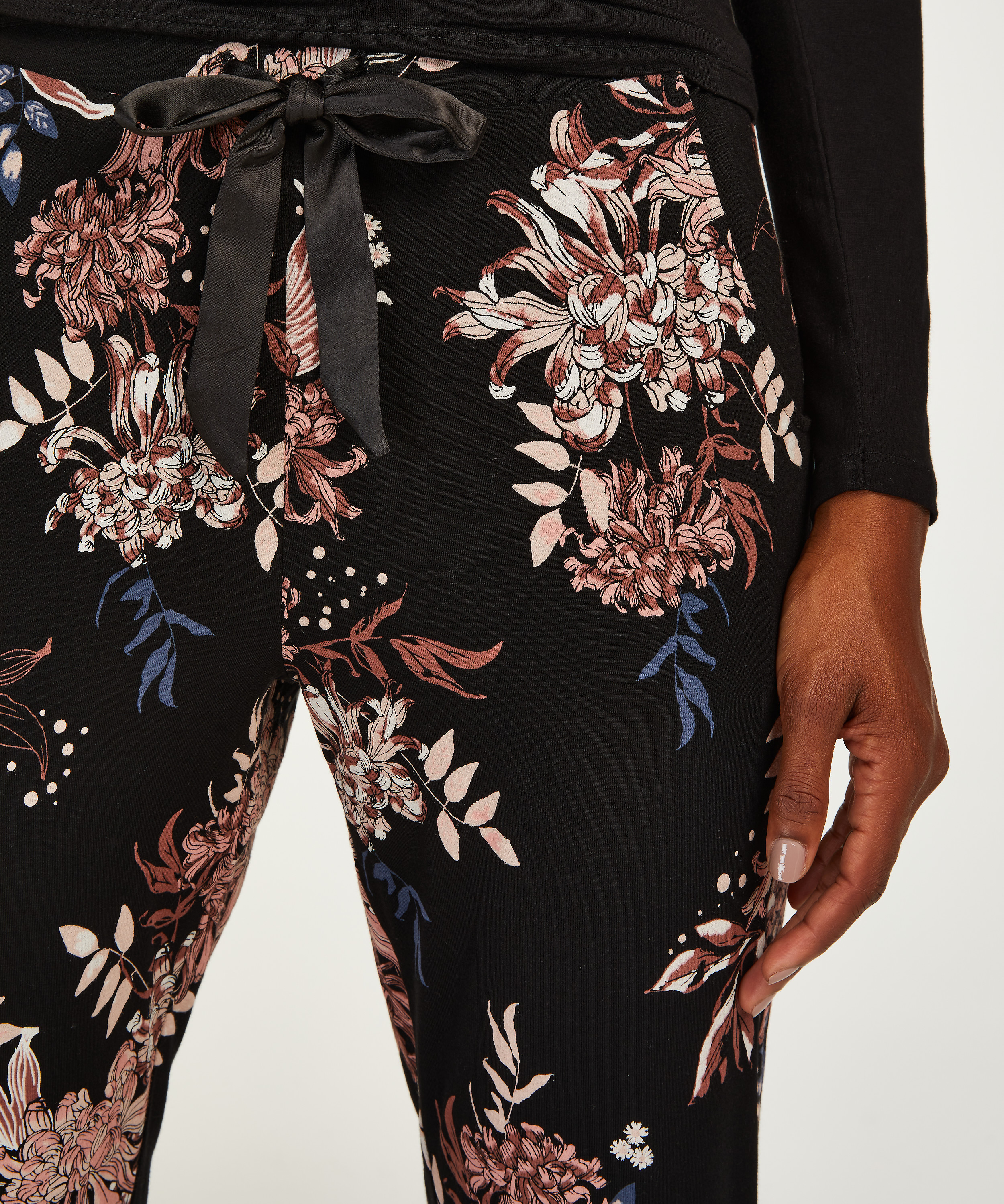 Tall Ditzy Floral pyjama bottoms for €24.99 Pajama Pants Hunkemöller